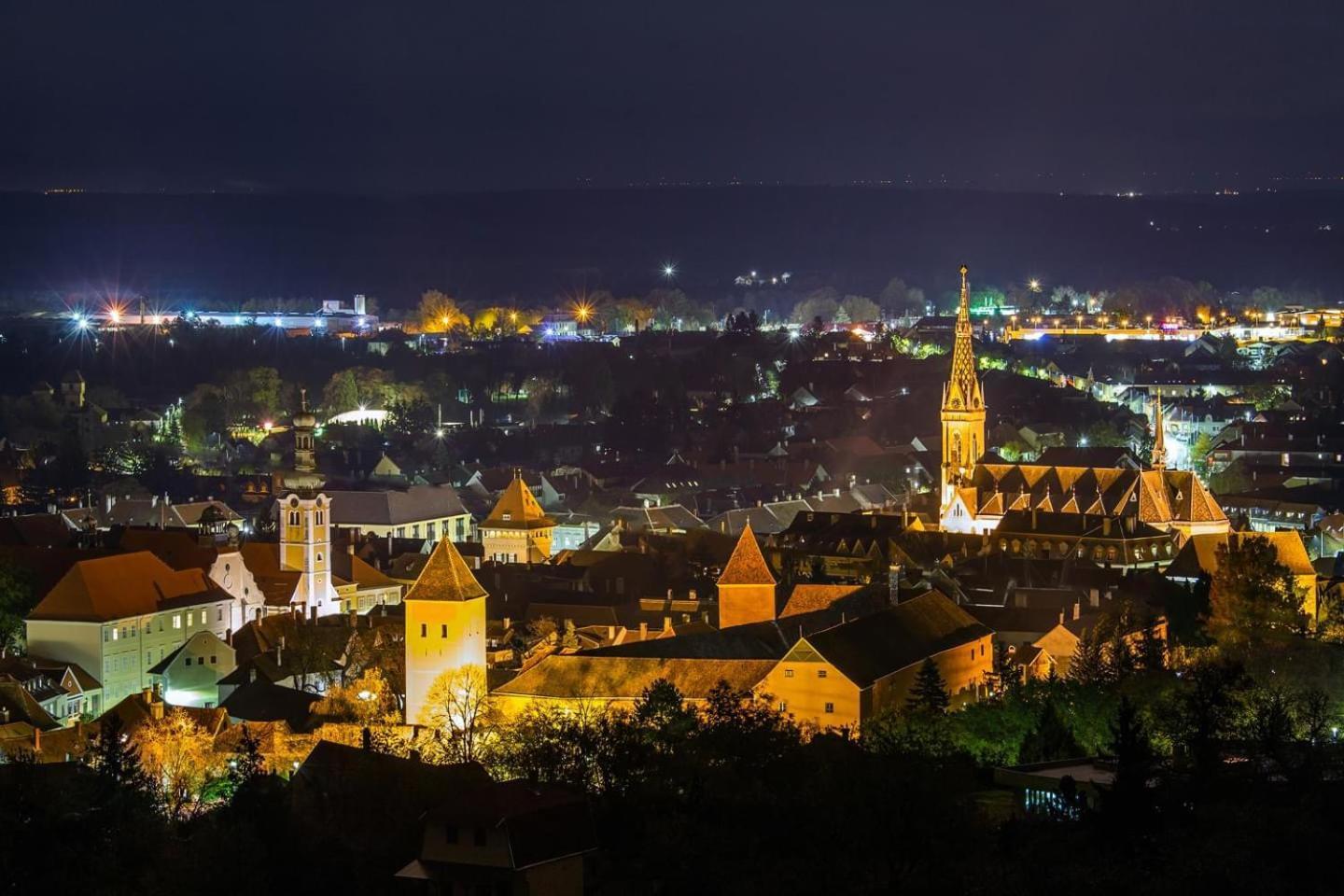 Modern Medival Leilighet Kőszeg Eksteriør bilde