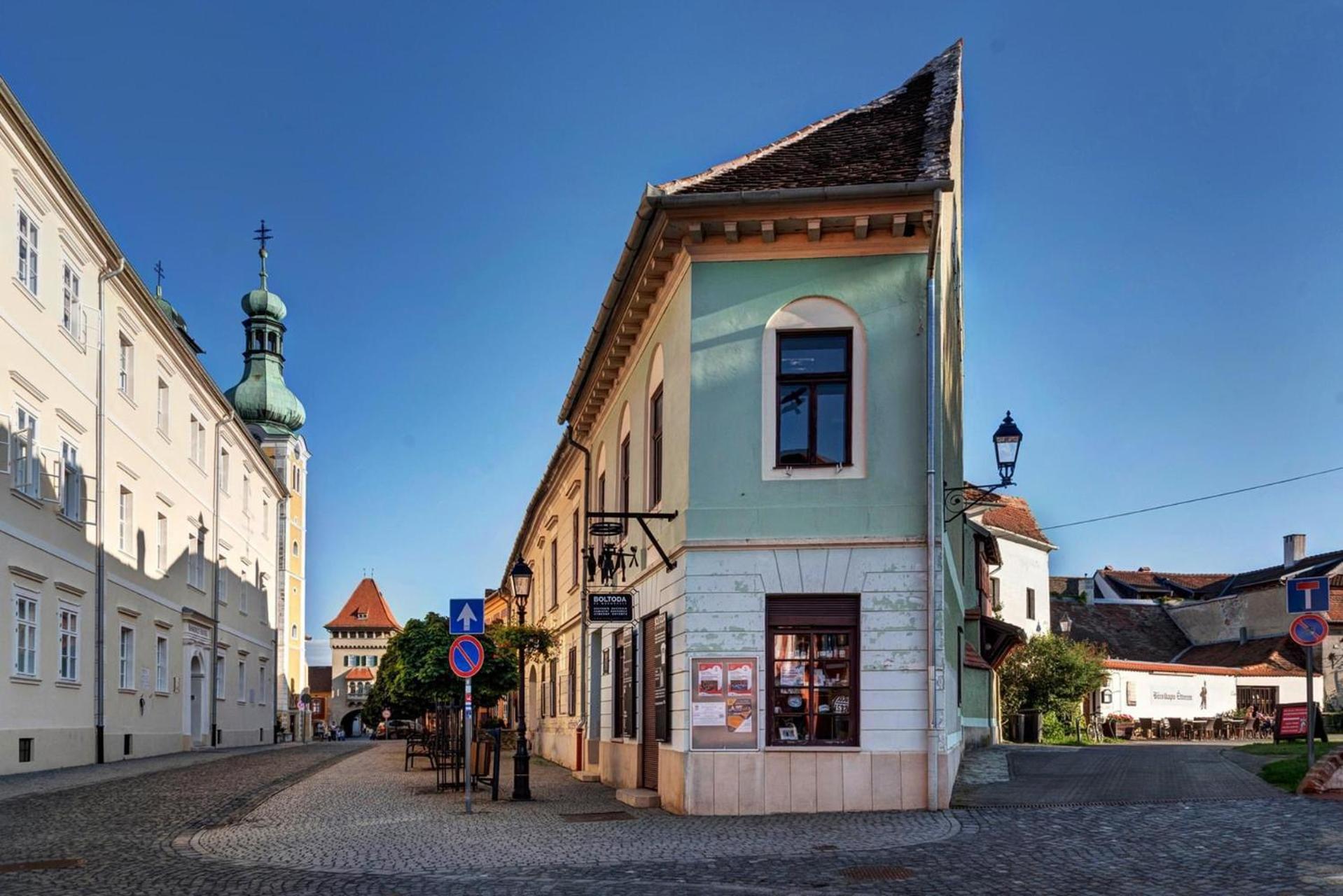 Modern Medival Leilighet Kőszeg Eksteriør bilde